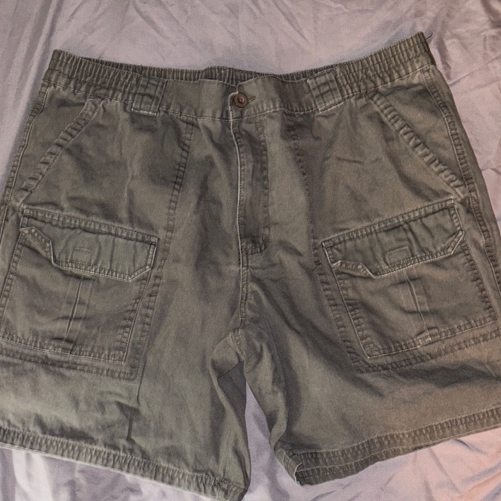 Basic Editions Gray Cargo Shorts with Elastic Waistband